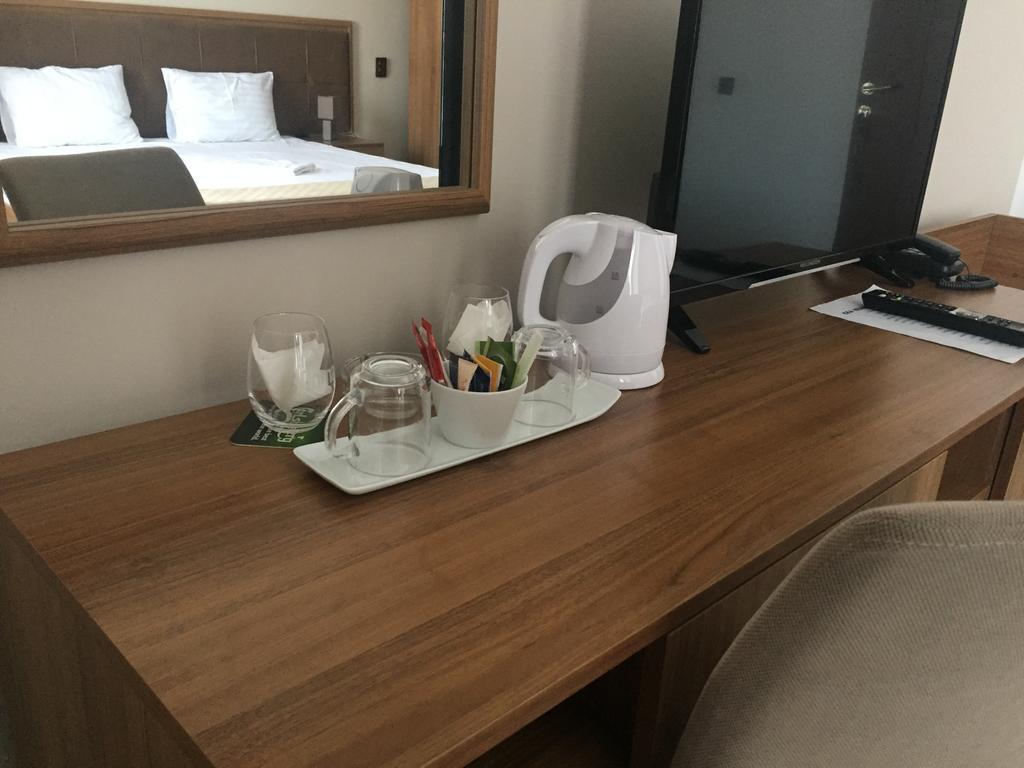 Hotel Eka コンスタンツァ エクステリア 写真